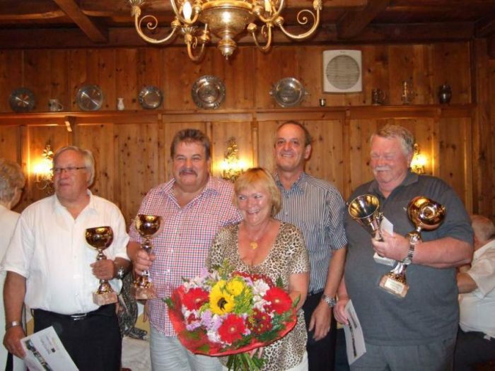 Gesamtsieger Seniorenwoche 2012
Herbert Schomburg, Günther Kotschner, Günther Stecher. Beste Dame: Hanni Gnadl
